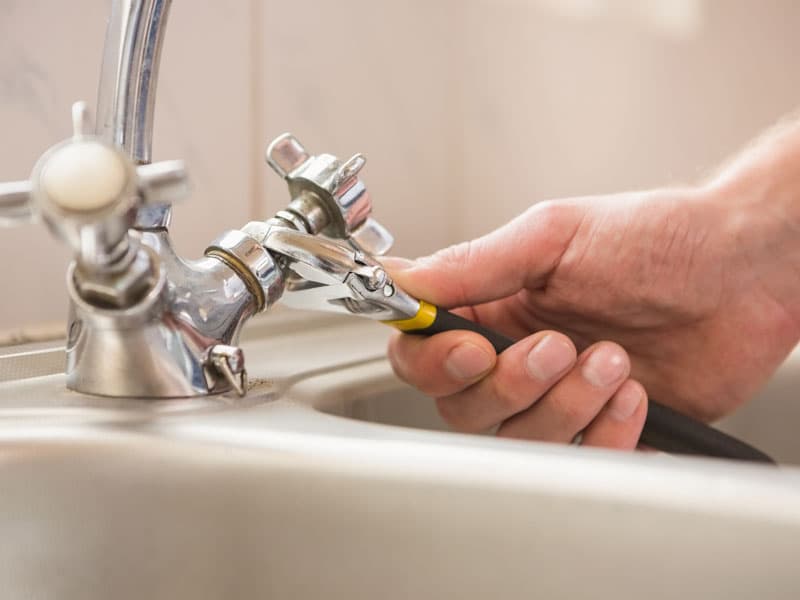 Reformas parciales de baños y cocinas en Ribeira